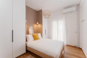 Cozy 2BR Apartment Warm, Bright & Steps to Metro