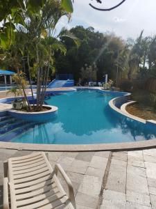 casa10 pessoas temporada caldas nova com 3 quartos Condomínio Village muito área verde,piscinas, sauna