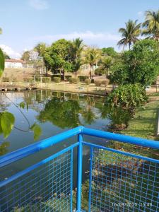 casa10 pessoas temporada caldas nova com 3 quartos Condomínio Village muito área verde,piscinas, sauna
