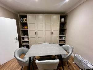 Beautiful Modern 3 Bedroom Home