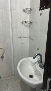 THE LUSH - House Party And Home Stay