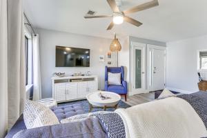 Walk to Coligny Beach Tropical Hilton Head Condo