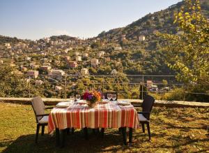 Villa Olivari Apartments & Garden, by Alma Haven