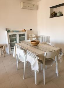 Villa Olivari Apartments & Garden, by Alma Haven