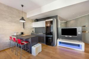 Comfort-Moderno and Parking