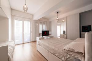 tHE Globe Trotter - City Life Area