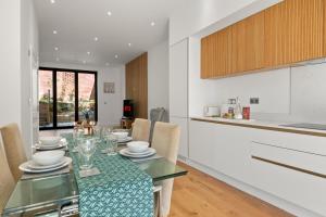 Modern 4BR Home, Ideal for Long Stays & Relocation