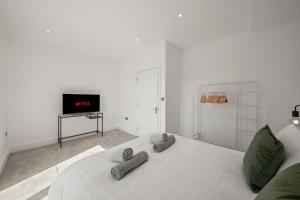 Modern 4BR Home, Ideal for Long Stays & Relocation