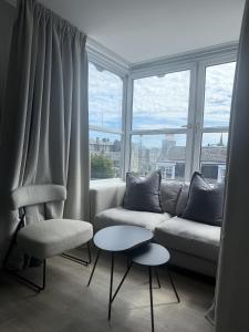 Park House Rooms - Sky TV and kitchenette