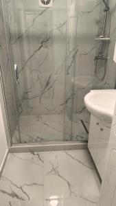 Garsoniera renovata și spațioasă