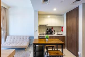 Vacationer Holiday Homes I Cosy 1 Bedroom l Private Balcony with City Views l Business Bay