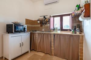 Trullo ConoSolo With Pool - Happy Rentals