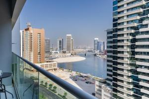 Vacationer Holiday Homes I Cosy 1 Bedroom l Private Balcony with City Views l Business Bay