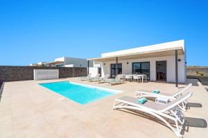 Villa Iraya by Villa Plus