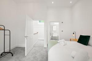 Spacious 3bd l Family Home