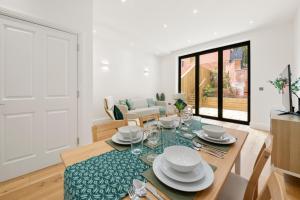 Spacious 3bd l Family Home