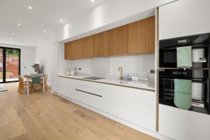 Spacious 3bd l Family Home