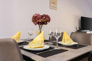 Top-Floor Flat with Balcony