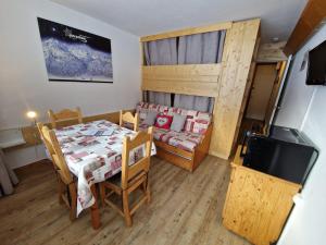Studio lumineux 4 pers, accès direct pistes, balcon sud - FR-1-181-2633