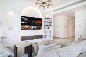 Serene Beachfront Oasis Private Beach 4BR