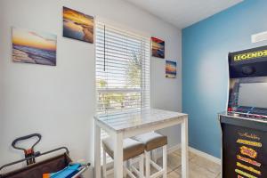 Gulf Island Condo 523