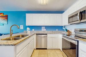 Gulf Island Condo 523