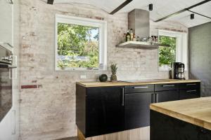 Fjord-Close Cottage With Beautiful View