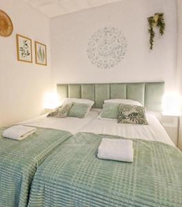 KRK stop near airport