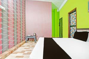 Hotel O New Shan-e-Punjab Veer Restaurant and lodging