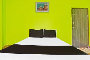 Hotel O New Shan-e-Punjab Veer Restaurant and lodging