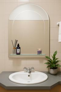 Lisbon private Room in Shared Apartment