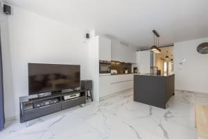 LECOMTE - The White House 237