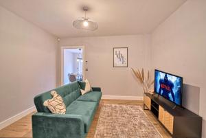 Central and Stylish, Garden and Parking