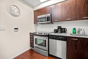 1 Bedroom Magnificent High Floor View