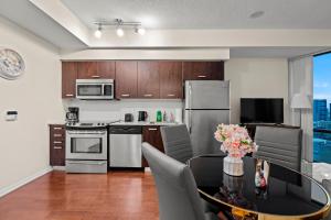 1 Bedroom Magnificent High Floor View