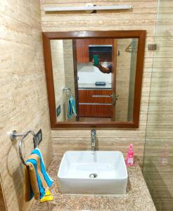 Lovebirds Nest By Doosra Ghar