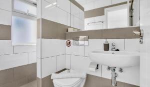 Apartamentos LIVVO Mar Azul - Adults Only