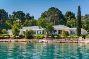 Isabella Island Miramare Suites & Villas