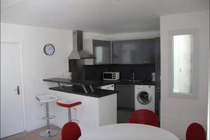 40 m apartment facing the Old Port of La Rochelle
