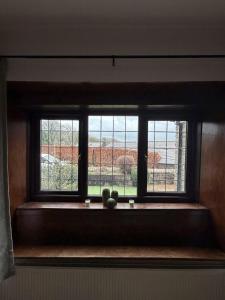 Bradshaw Cosy 2BR Retreat - Free Parking!