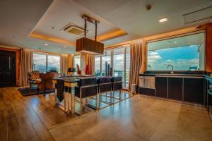 Fields Plaza Hotel by ABC