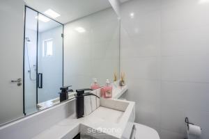 Apto c Churrasqueira a 850 m da Praia SEM0302