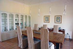 Sentinel Villa, Portocheli