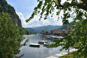 2 min dal Lago di Lugano - 3 bagni, 2 camere, Wi-fi & aria condizionata