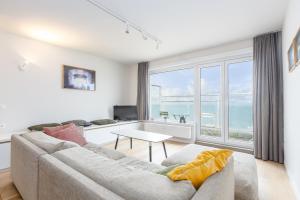 Ermitage Coastal Walks 190