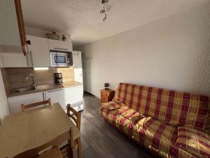 Studio pour 4 à lAlpe dHuez, animaux admis - FR-1-405-356