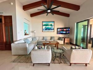 Luxury Oceanfront Penthouse Concierge Cook