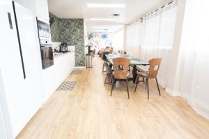 Grand appartement 5 chambres proche Gare TGV par Groom