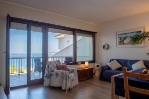 CasaMare Addaura - Your Romantic Seafront Hideaway
