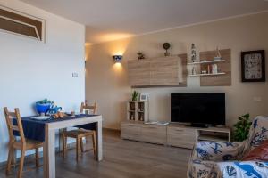 CasaMare Addaura - Your Romantic Seafront Hideaway